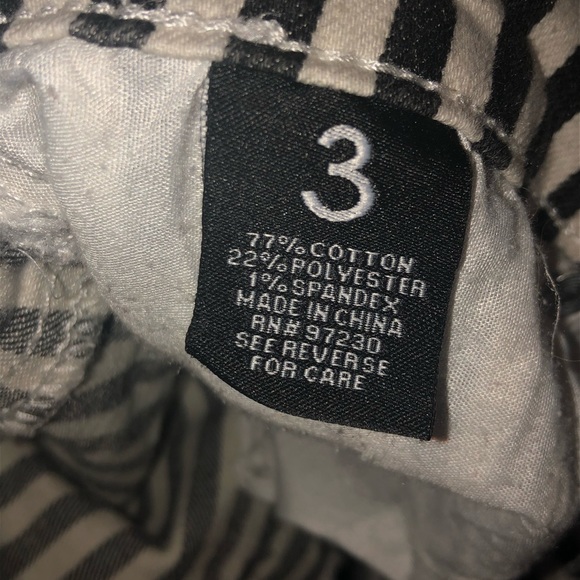 Black/white striped shorts - Picture 3 of 3